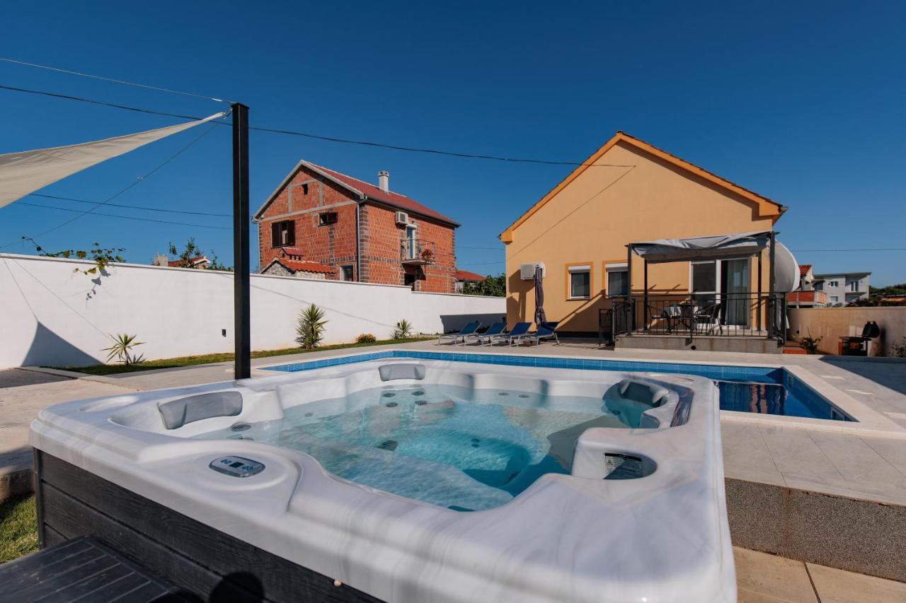 Villa Family And Friends Private Heated Pool With Jacuzzi Задар Экстерьер фото
